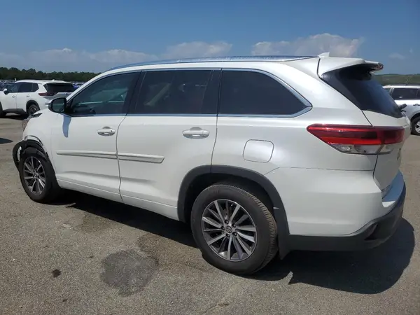 5TDJZRFH3JS801600 2018 TOYOTA HIGHLANDER - Image 2