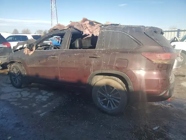 5TDJZRFH3JS802911 2018 TOYOTA HIGHLANDER - Image 2
