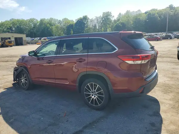 5TDJZRFH3JS805162 2018 TOYOTA HIGHLANDER - Image 2