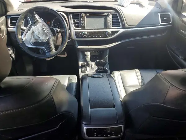 5TDJZRFH3JS805162 2018 TOYOTA HIGHLANDER - Image 8