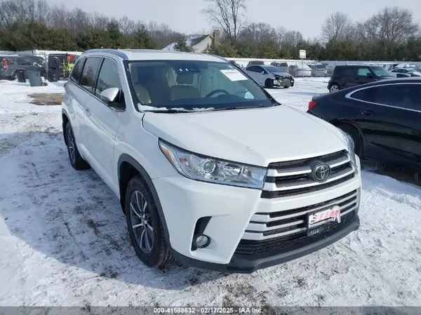 5TDJZRFH3JS807803 2018 TOYOTA HIGHLANDER - Image 1