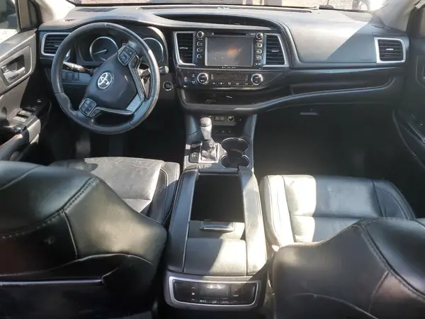 5TDJZRFH3JS816825 2018 TOYOTA HIGHLANDER - Image 8