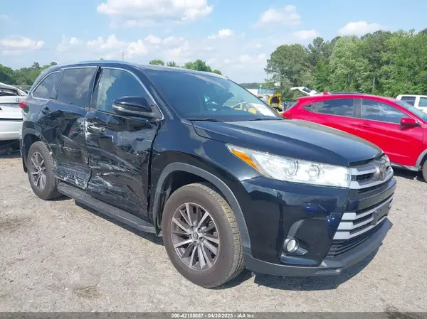 5TDJZRFH3JS825072 2018 TOYOTA HIGHLANDER - Image 1