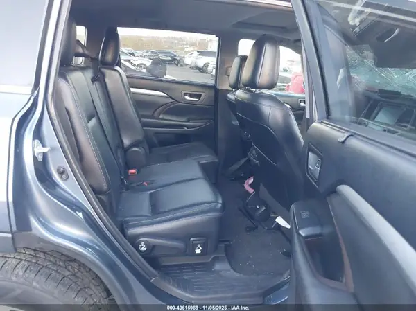 5TDJZRFH3JS832491 2018 TOYOTA HIGHLANDER - Image 8
