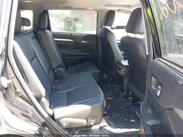 2018 TOYOTA HIGHLANDER auction photo 8
