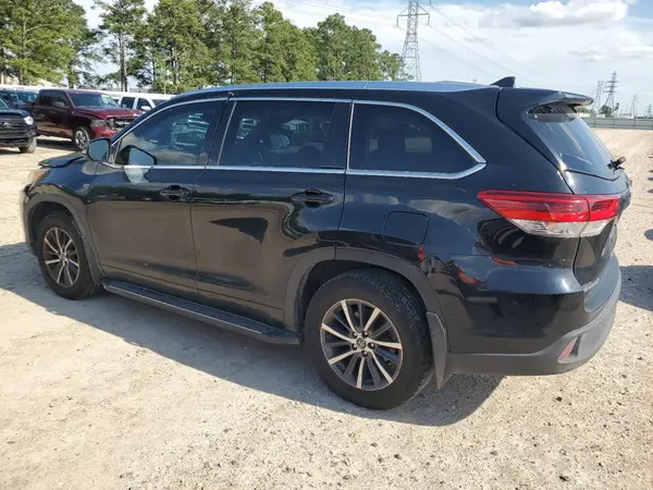 5TDJZRFH3JS839344 2018 TOYOTA HIGHLANDER - Image 2