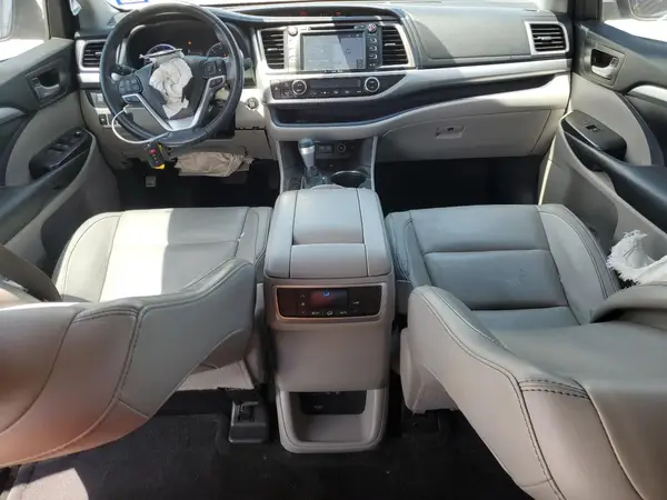 5TDJZRFH3JS839344 2018 TOYOTA HIGHLANDER - Image 8