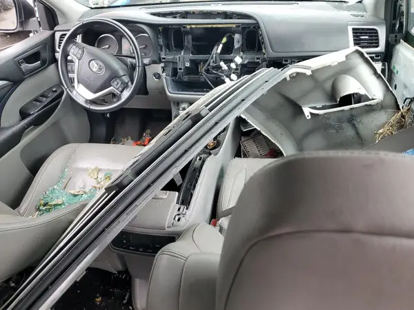 5TDJZRFH3JS844138 2018 TOYOTA HIGHLANDER - Image 8