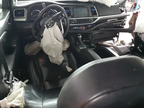 5TDJZRFH3JS848402 2018 TOYOTA HIGHLANDER - Image 8