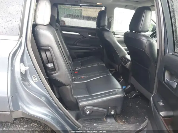 5TDJZRFH3JS855205 2018 TOYOTA HIGHLANDER - Image 8