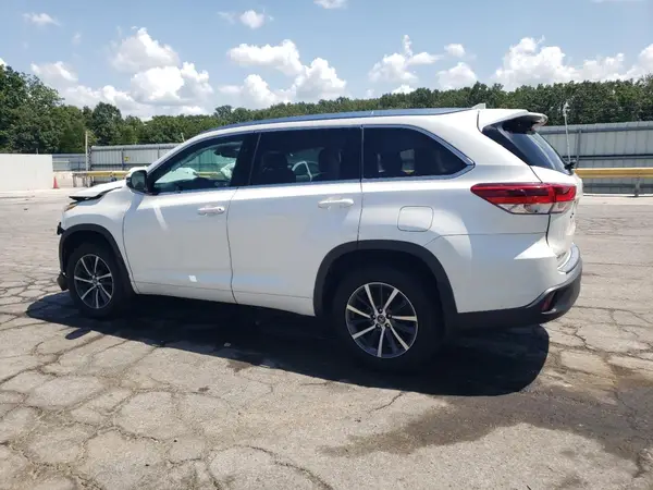 5TDJZRFH3JS855320 2018 TOYOTA HIGHLANDER - Image 2