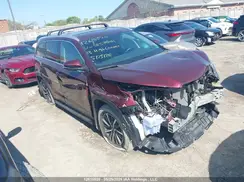 5TDJZRFH3JS857004 2018 TOYOTA HIGHLANDER