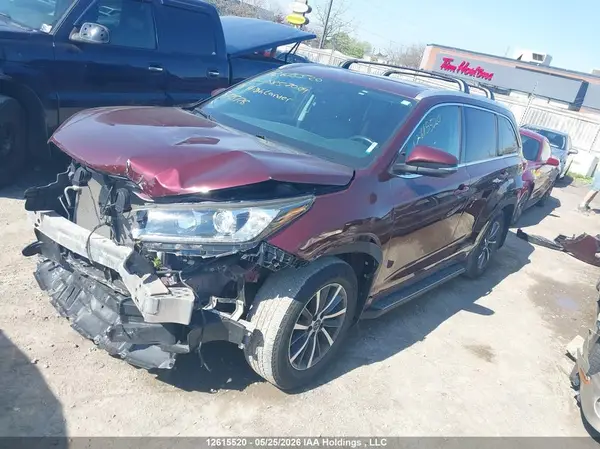5TDJZRFH3JS857004 2018 TOYOTA HIGHLANDER - Image 2
