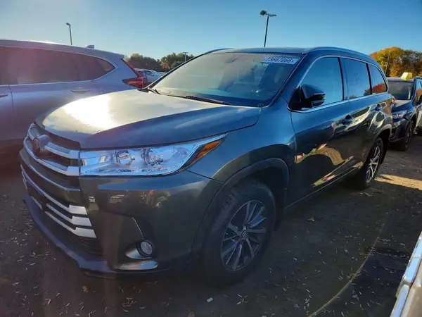 5TDJZRFH3JS869721 2018 TOYOTA HIGHLANDER - Image 1