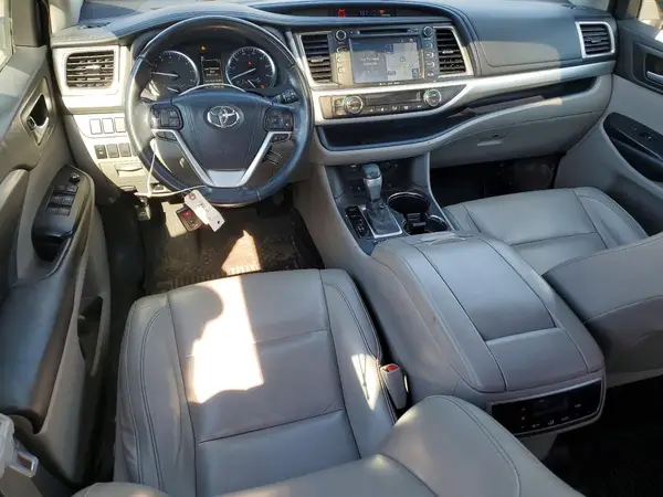 5TDJZRFH3JS882100 2018 TOYOTA HIGHLANDER - Image 8