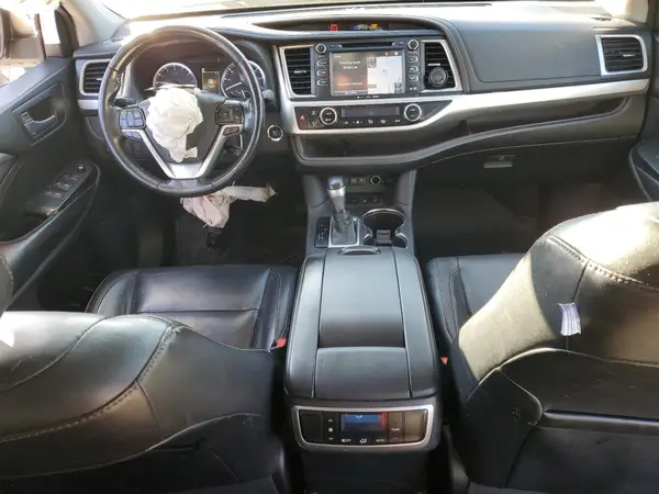 5TDJZRFH3JS884817 2018 TOYOTA HIGHLANDER - Image 8