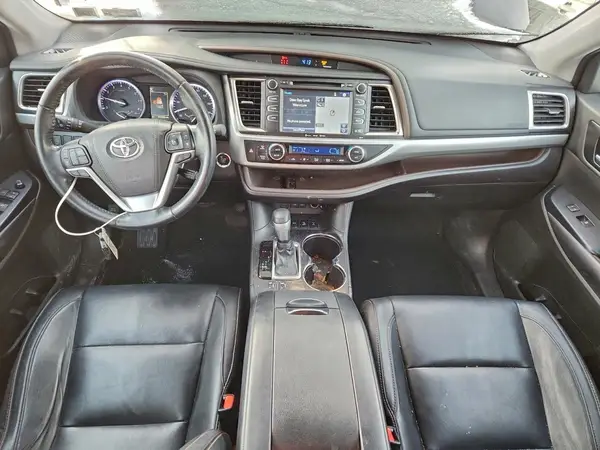 5TDJZRFH3JS886910 2018 TOYOTA HIGHLANDER - Image 8