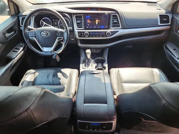 5TDJZRFH3JS888236 2018 TOYOTA HIGHLANDER - Image 8