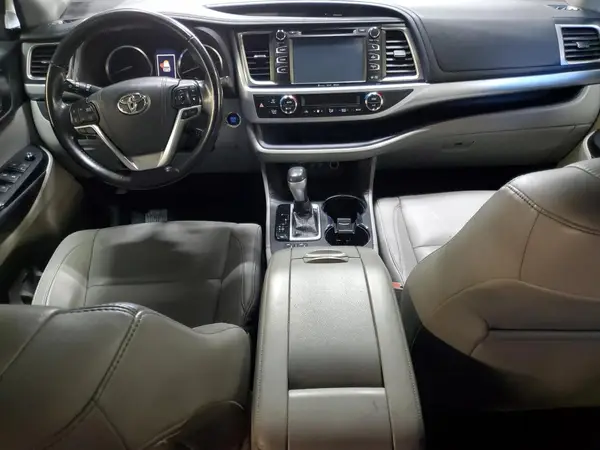 5TDJZRFH3JS889497 2018 TOYOTA HIGHLANDER - Image 8