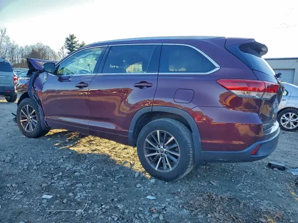 5TDJZRFH3JS891590 2018 TOYOTA HIGHLANDER - Image 2