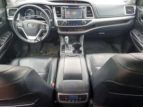 5TDJZRFH3JS908579 2018 TOYOTA HIGHLANDER - Image 8