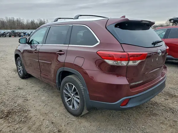 5TDJZRFH3JS912115 2018 TOYOTA HIGHLANDER - Image 2