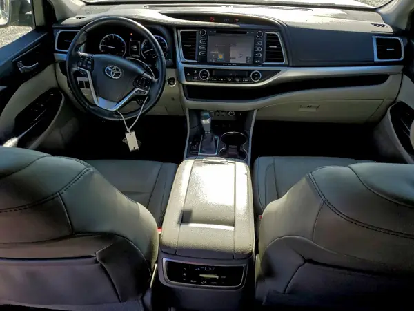 5TDJZRFH3KS563250 2019 TOYOTA HIGHLANDER - Image 8