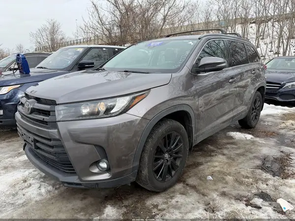 5TDJZRFH3KS567055 2019 TOYOTA HIGHLANDER - Image 2