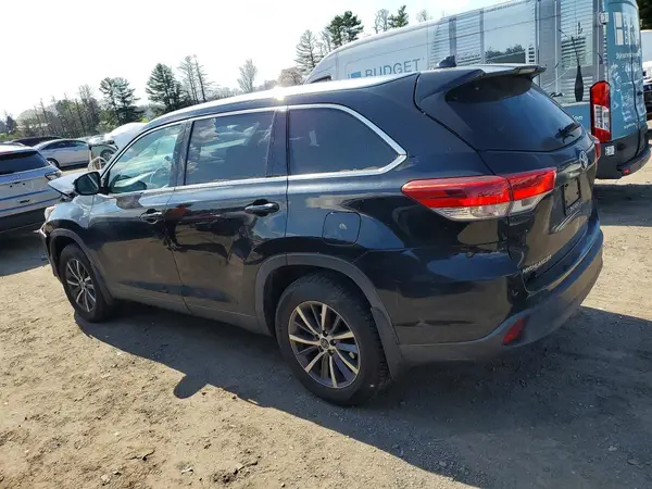 5TDJZRFH3KS567122 2019 TOYOTA HIGHLANDER - Image 2