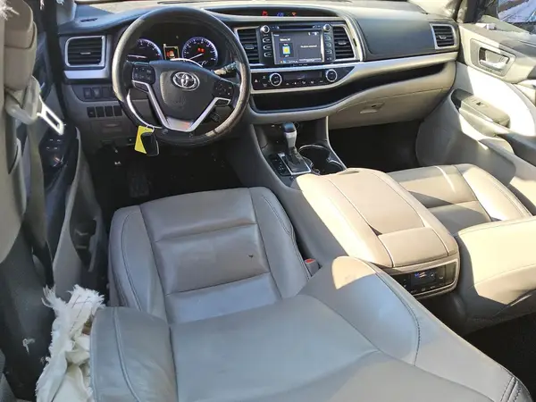 5TDJZRFH3KS568190 2019 TOYOTA HIGHLANDER - Image 8