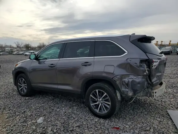 5TDJZRFH3KS569551 2019 TOYOTA HIGHLANDER - Image 2