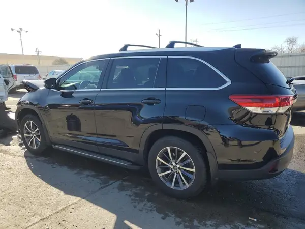 5TDJZRFH3KS572918 2019 TOYOTA HIGHLANDER - Image 2