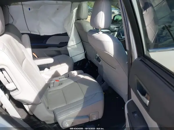 5TDJZRFH3KS581831 2019 TOYOTA HIGHLANDER - Image 8
