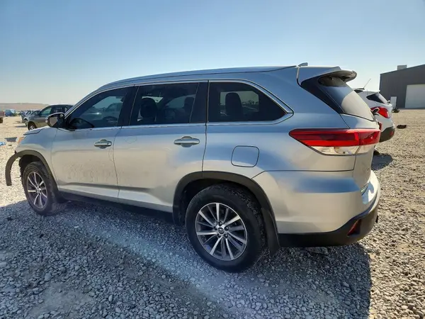 5TDJZRFH3KS581957 2019 TOYOTA HIGHLANDER - Image 2
