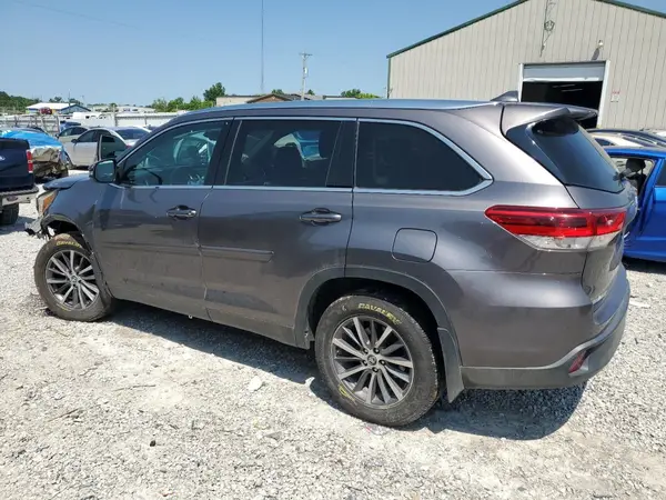 5TDJZRFH3KS582784 2019 TOYOTA HIGHLANDER - Image 2