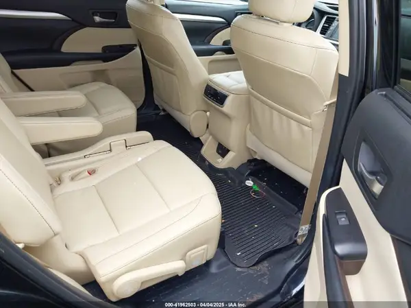 5TDJZRFH3KS583546 2019 TOYOTA HIGHLANDER - Image 8