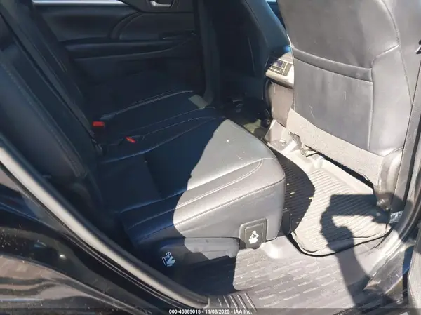 5TDJZRFH3KS584759 2019 TOYOTA HIGHLANDER - Image 8