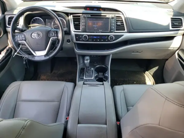 5TDJZRFH3KS585040 2019 TOYOTA HIGHLANDER - Image 8