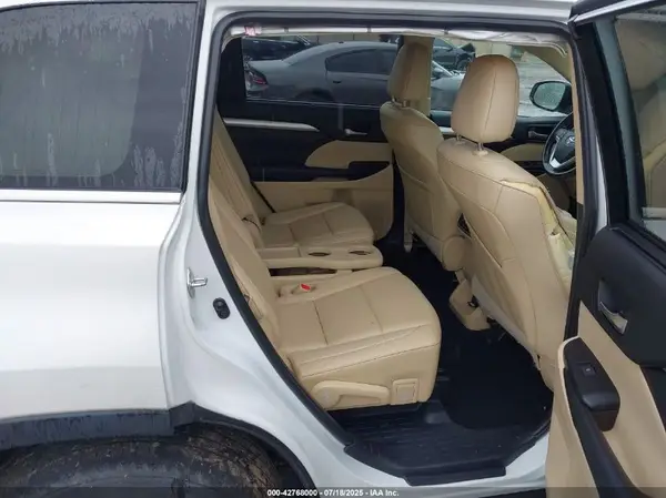 5TDJZRFH3KS588598 2019 TOYOTA HIGHLANDER - Image 8