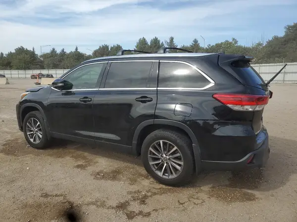5TDJZRFH3KS590688 2019 TOYOTA HIGHLANDER - Image 2