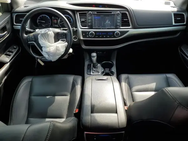 5TDJZRFH3KS590688 2019 TOYOTA HIGHLANDER - Image 8