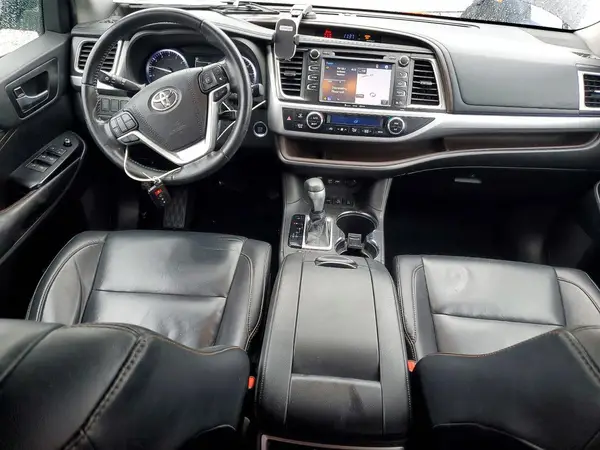 5TDJZRFH3KS590805 2019 TOYOTA HIGHLANDER - Image 8