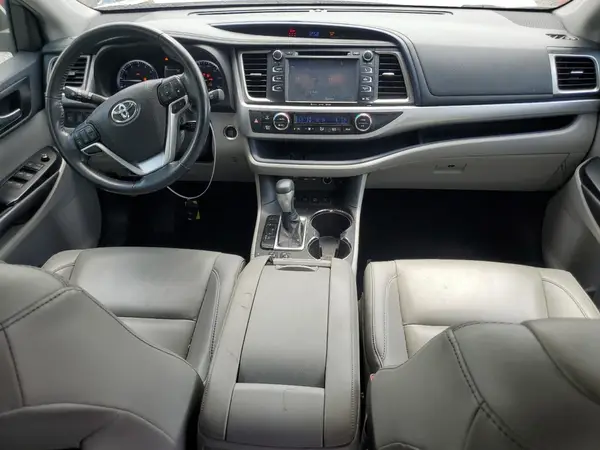 5TDJZRFH3KS591047 2019 TOYOTA HIGHLANDER - Image 8