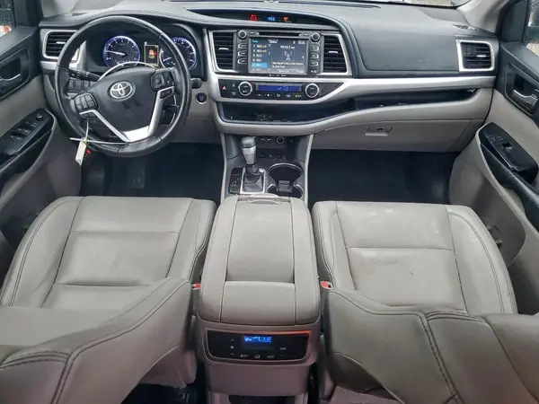5TDJZRFH3KS594661 2019 TOYOTA HIGHLANDER - Image 8