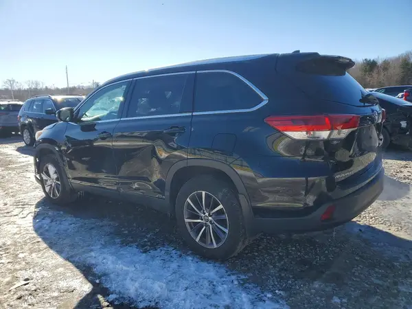 5TDJZRFH3KS595857 2019 TOYOTA HIGHLANDER - Image 2