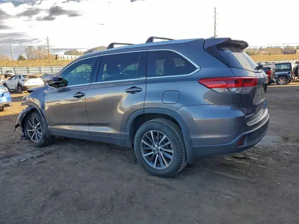 5TDJZRFH3KS596846 2019 TOYOTA HIGHLANDER - Image 2