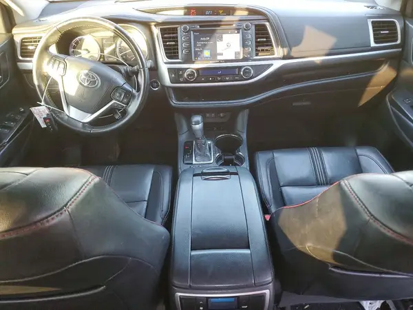 5TDJZRFH3KS598905 2019 TOYOTA HIGHLANDER - Image 8