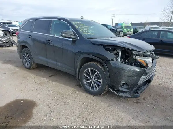 5TDJZRFH3KS601592 2019 TOYOTA HIGHLANDER - Image 1