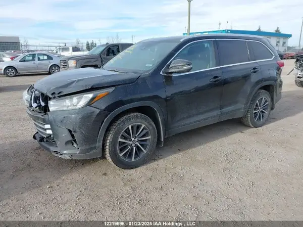 5TDJZRFH3KS601592 2019 TOYOTA HIGHLANDER - Image 2