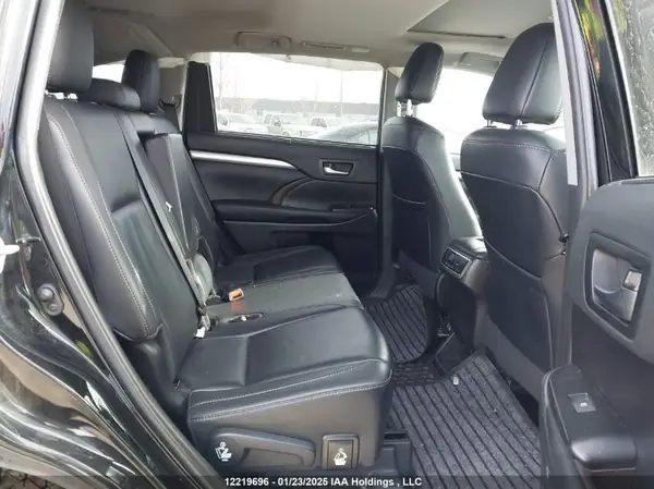 5TDJZRFH3KS601592 2019 TOYOTA HIGHLANDER - Image 8